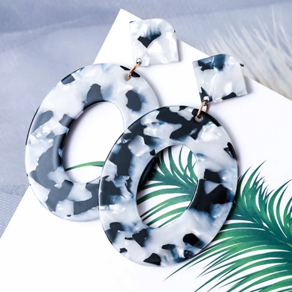 Black&White Statement Oval Earrings